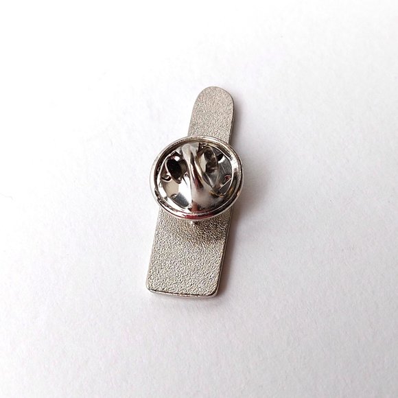 Lipstick Enamel Pin Brooch Broche - Picture 3 of 3